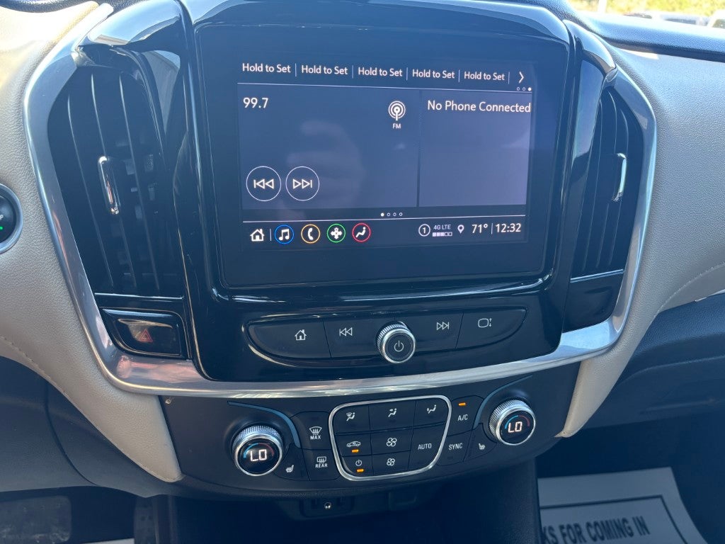 2022 Chevrolet Traverse LT Leather