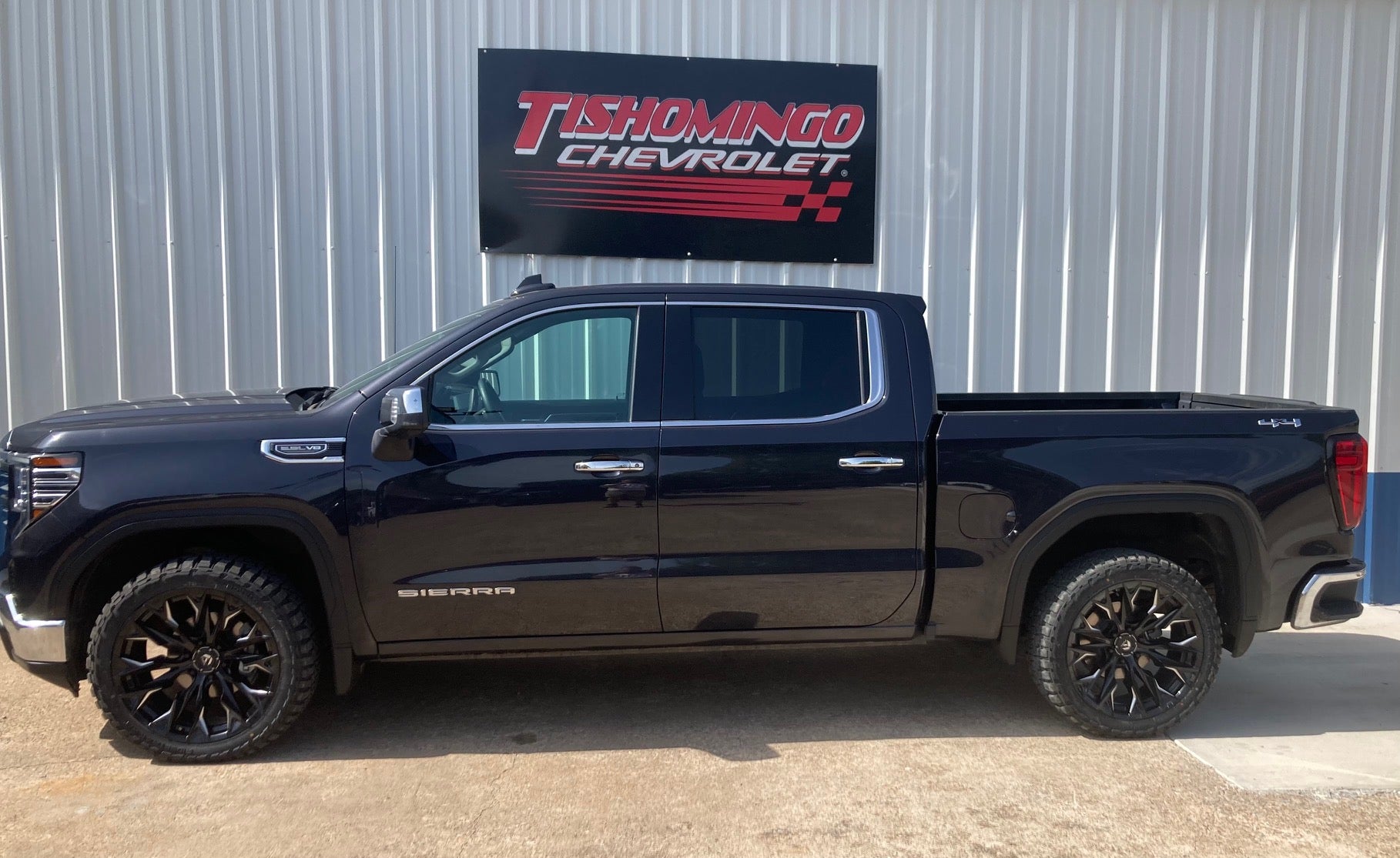 2025 GMC Sierra 1500 SLT