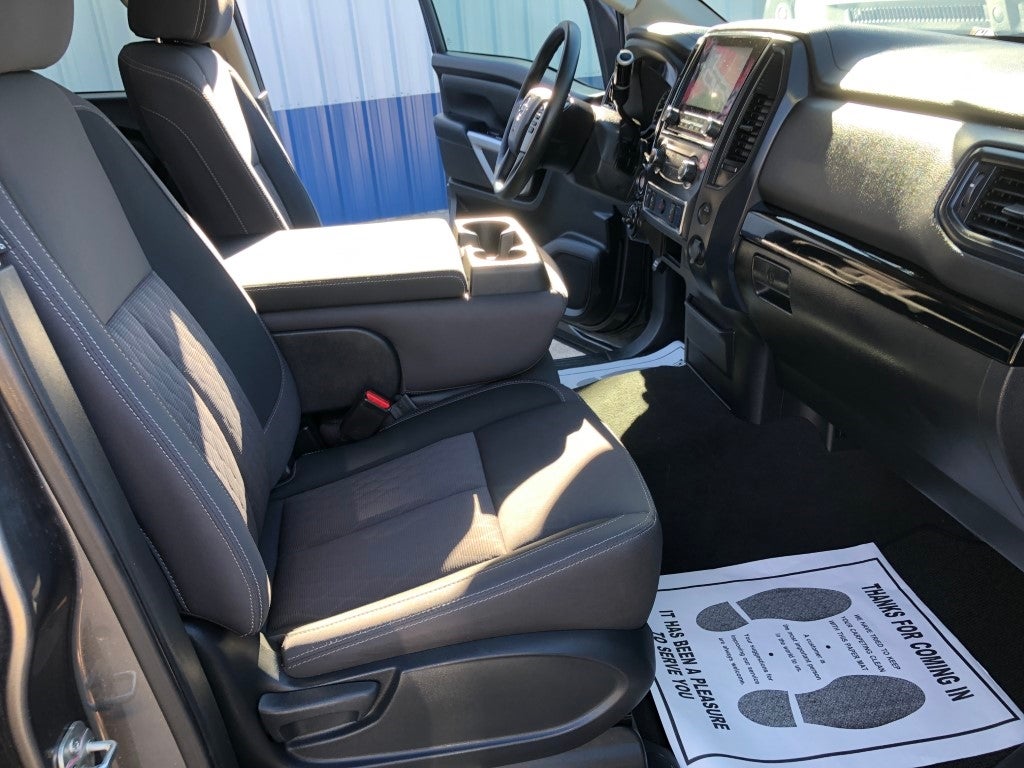 2022 Nissan Titan SV