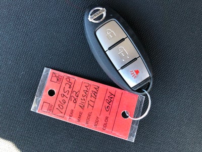 2022 Nissan Titan SV