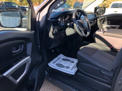 2022 Nissan Titan SV