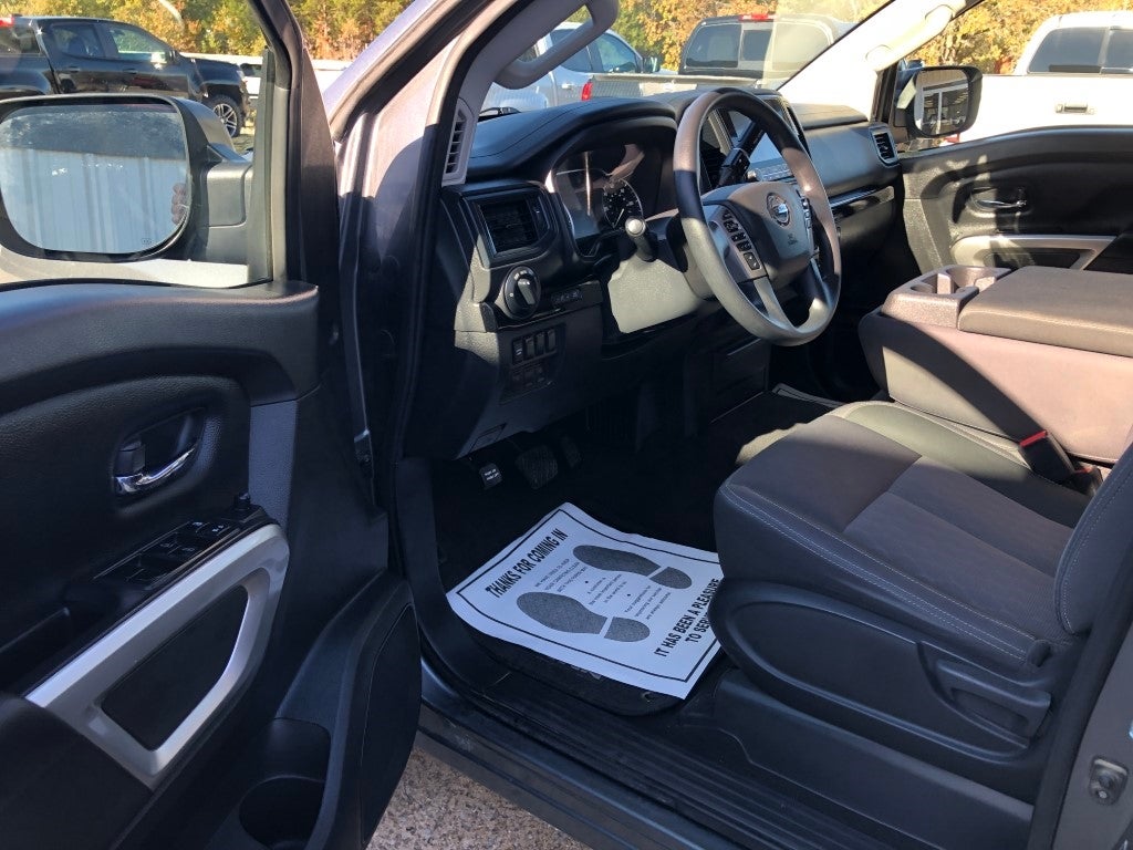 2022 Nissan Titan SV