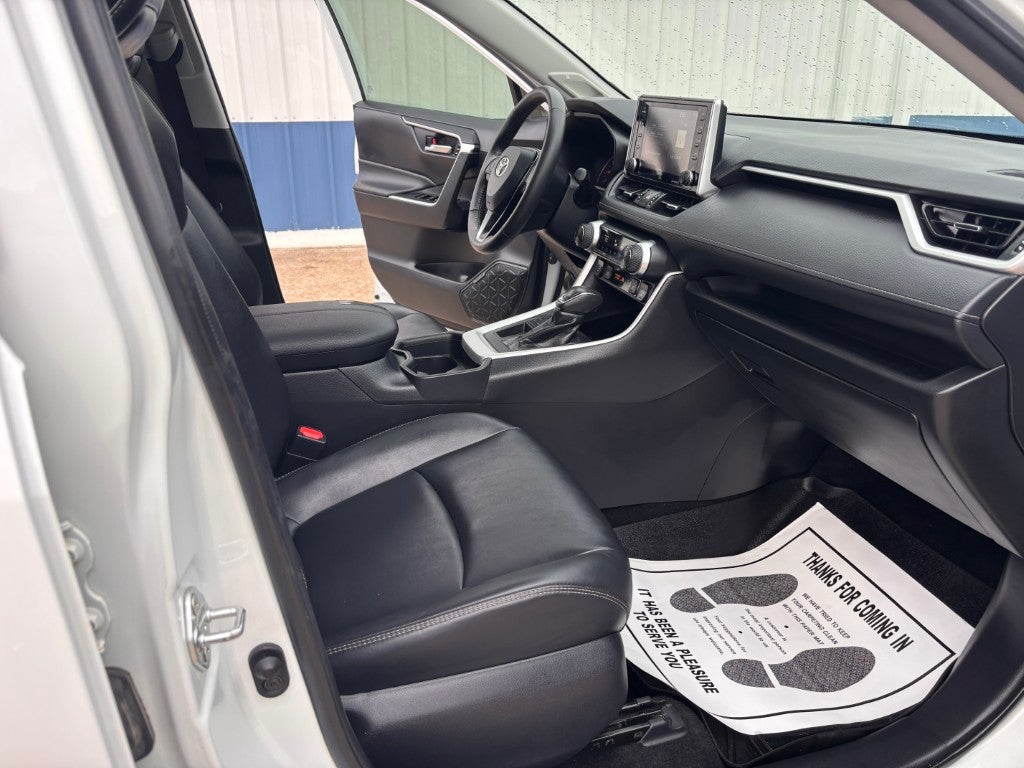 2020 Toyota RAV4 XLE Premium